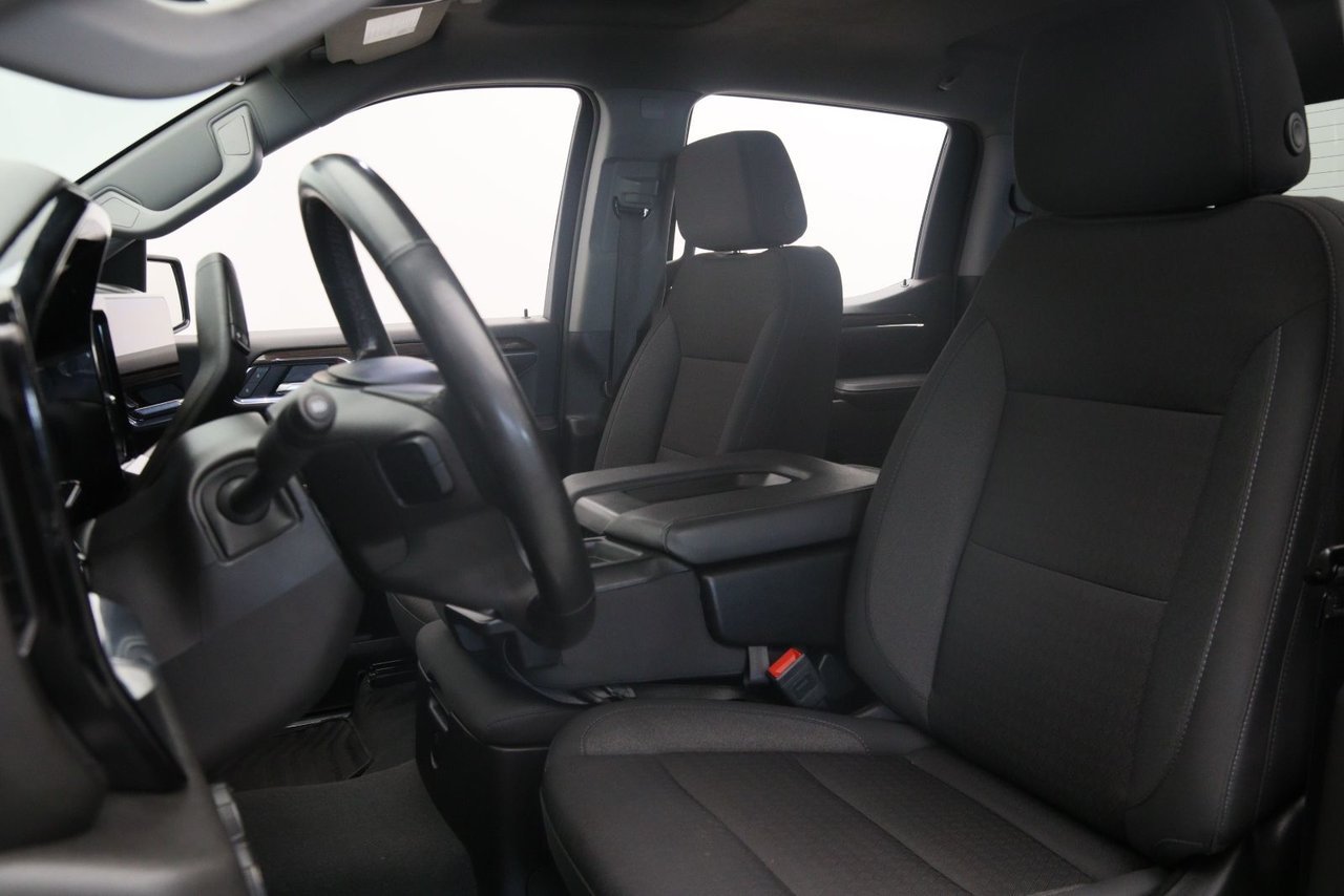 Chevrolet Silverado 1500 NIV 3GCUKDED7SG189713 2025 Gris Chicoutimi - photo #5