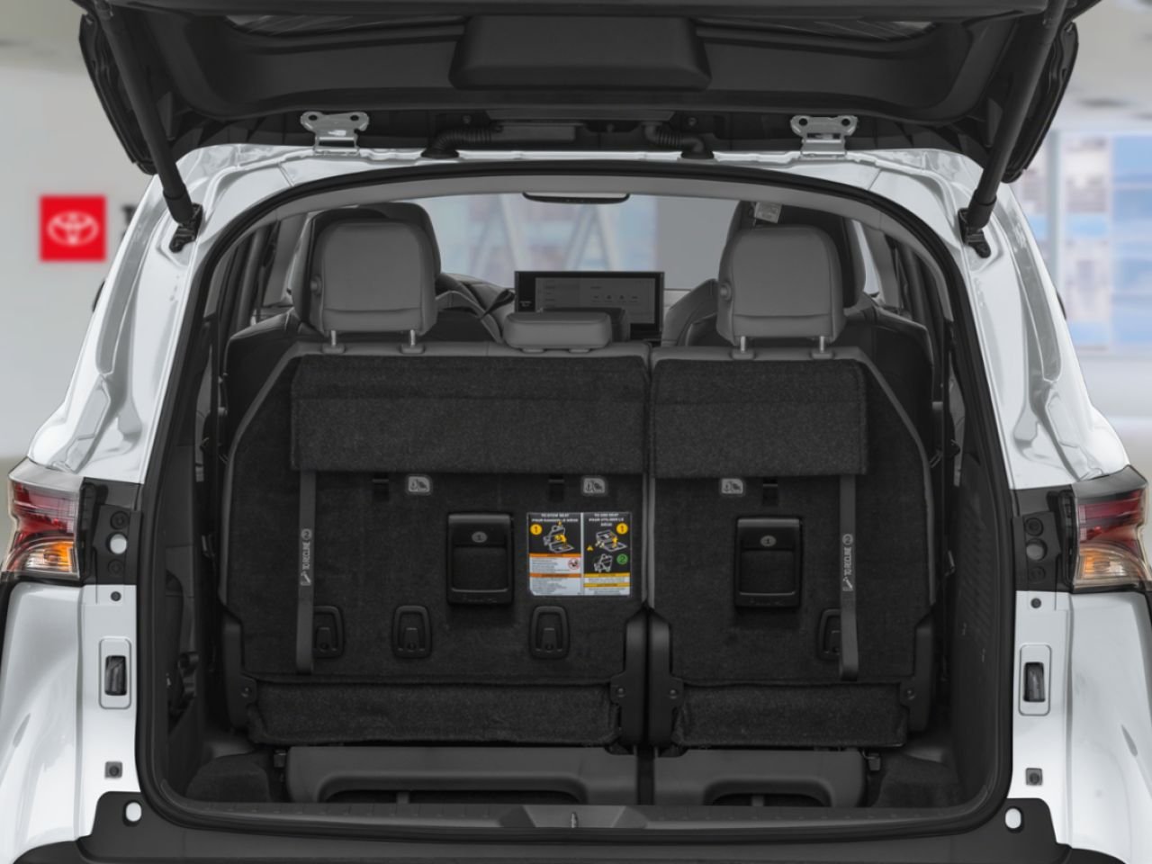 2026 Toyota Sienna Midnight Black Metallic Mont-Laurier - photo #6