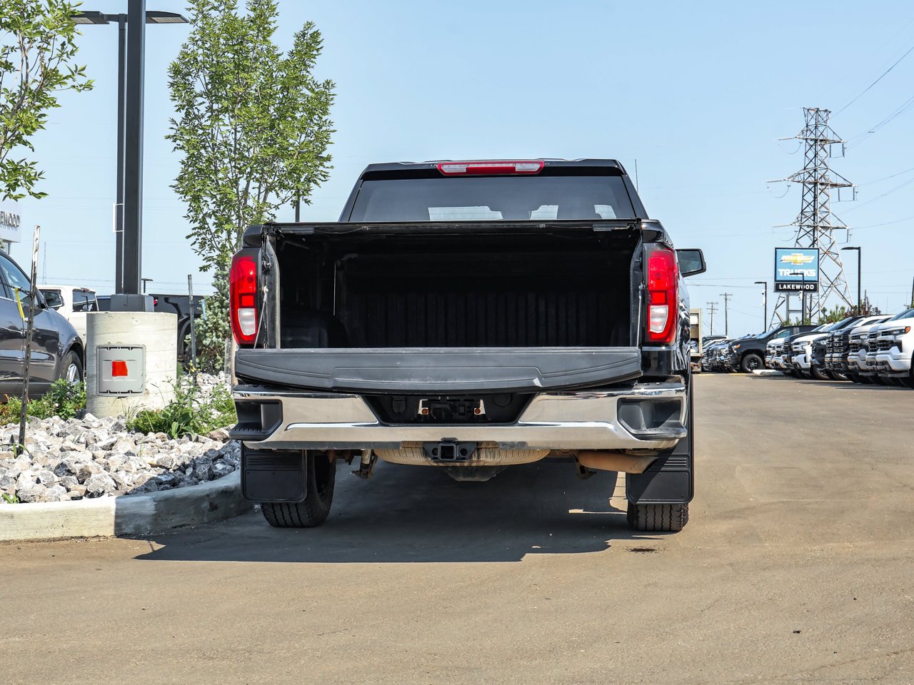 2023 GMC Sierra 1500 4WD Crew Cab 147 SLE Black Sherwood Park - photo #8