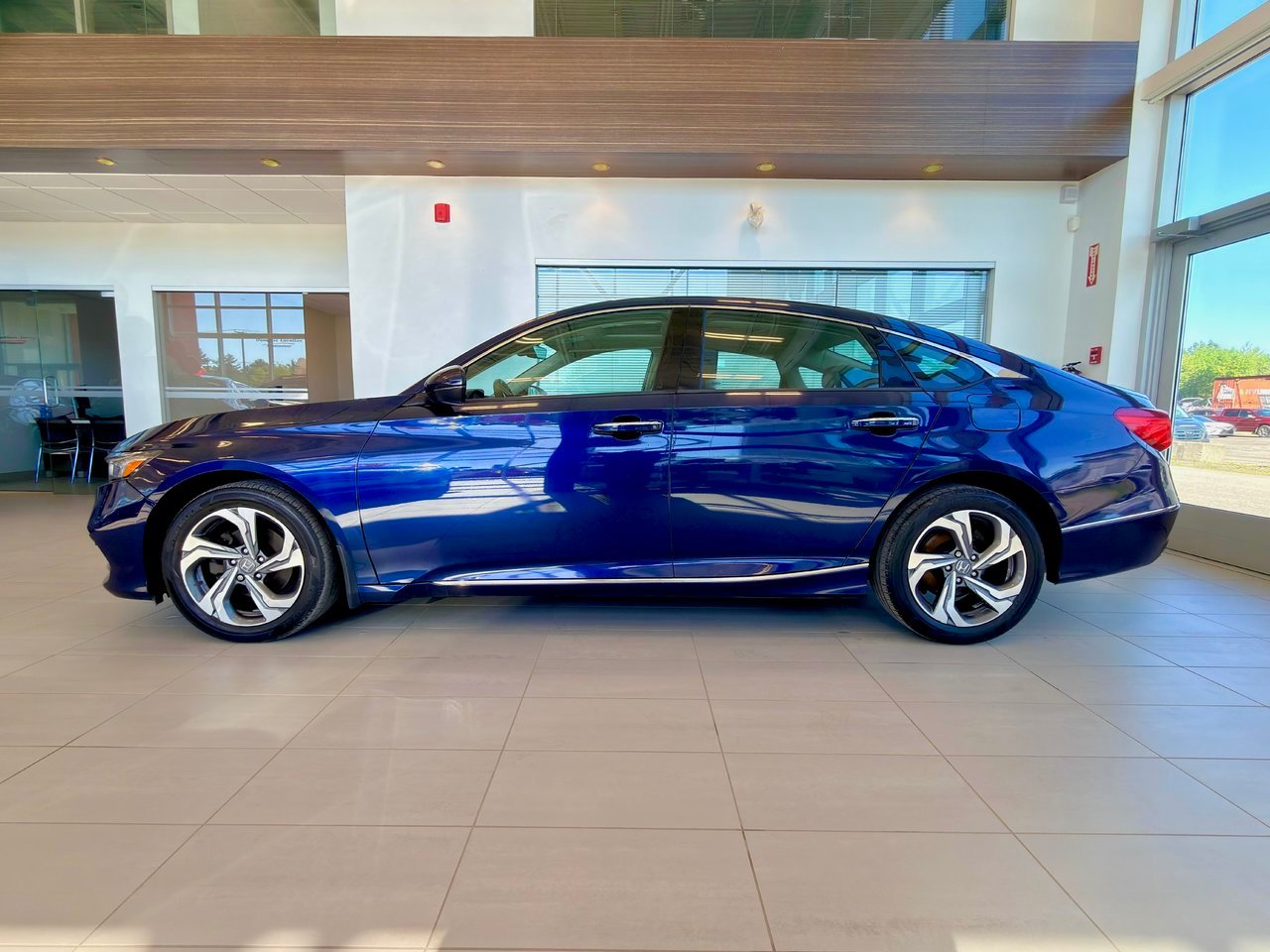 Honda Accord Sedan 2018 Bleu Notre-Dame-des-Prairies - photo #9