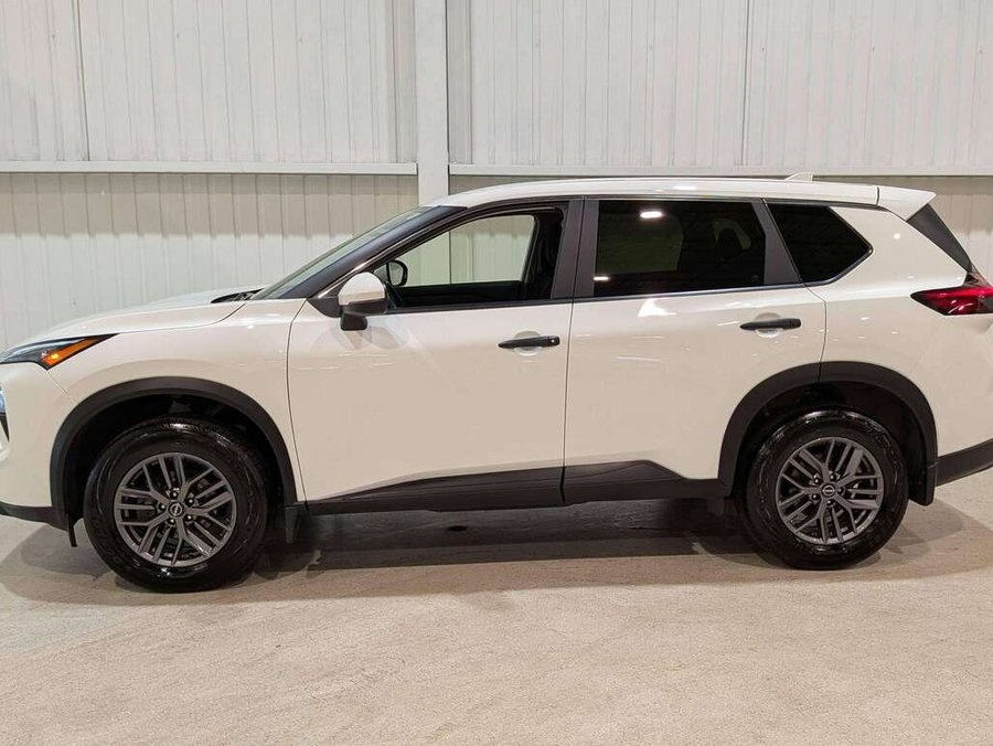 2024 Nissan Rogue White