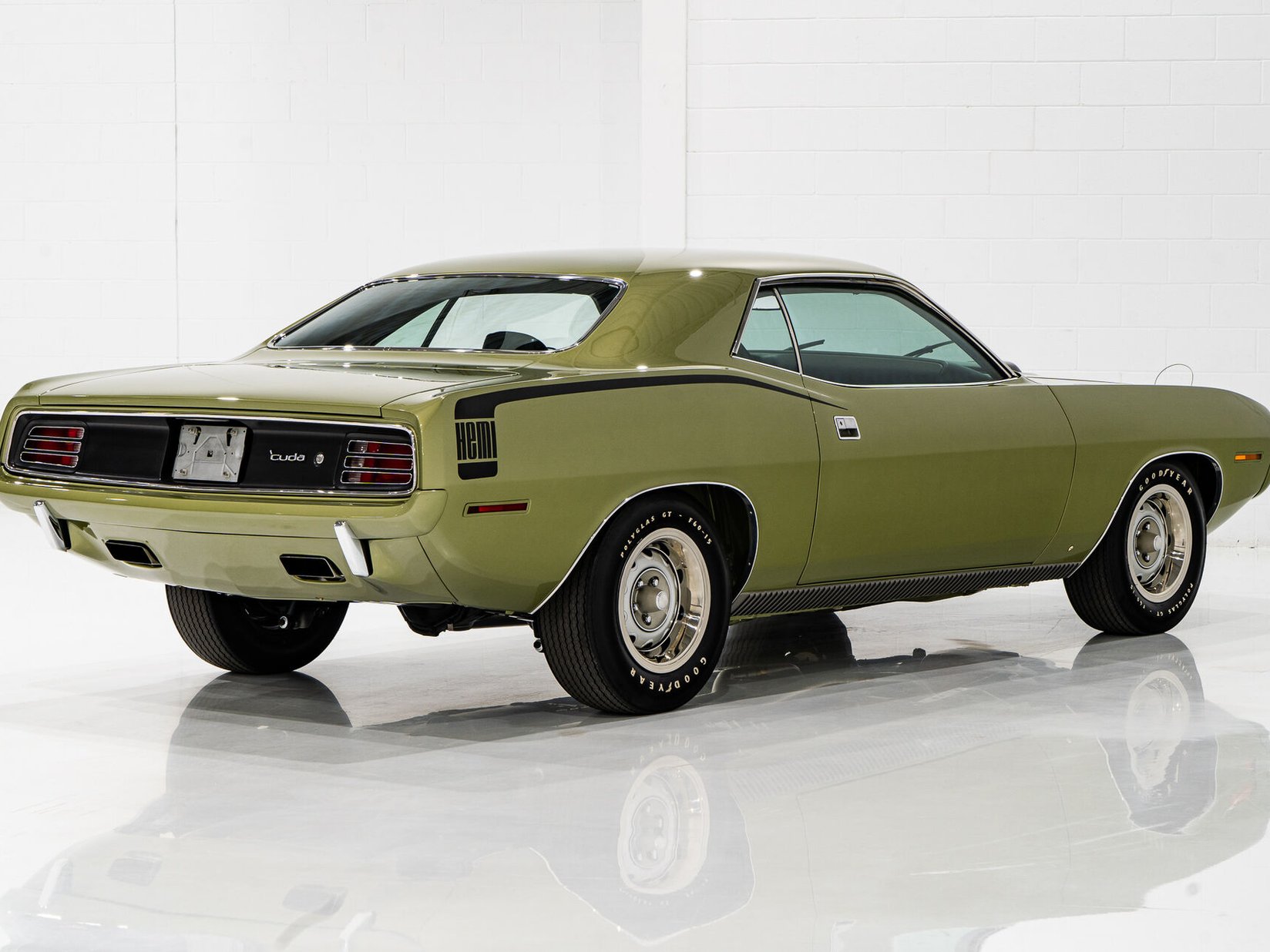 1970 Plymouth HEMI Cuda 1 de 3 Exemplaires Utilisés par la Division Course de Chrysler France **PRIX EN USD** Green Montreal - photo #22