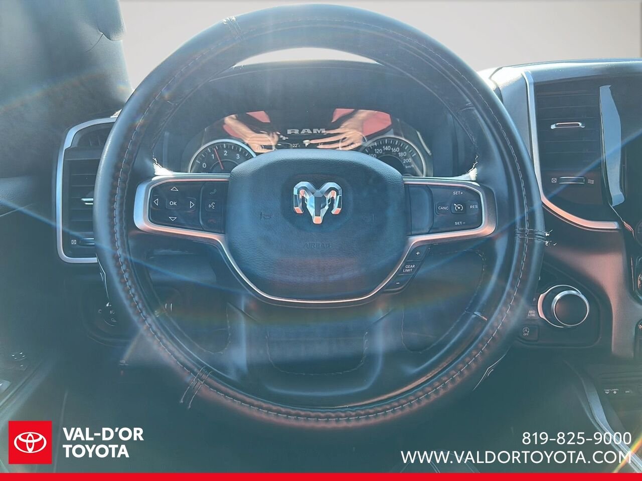 2019 Ram 1500 Big Horn cabine d'équipe 4x4 caisse de 6 pi 4 po Black Val-d'Or - photo #10