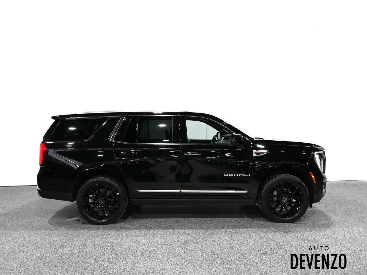 2025 GMC Yukon Black Saint-Eustache - photo #4