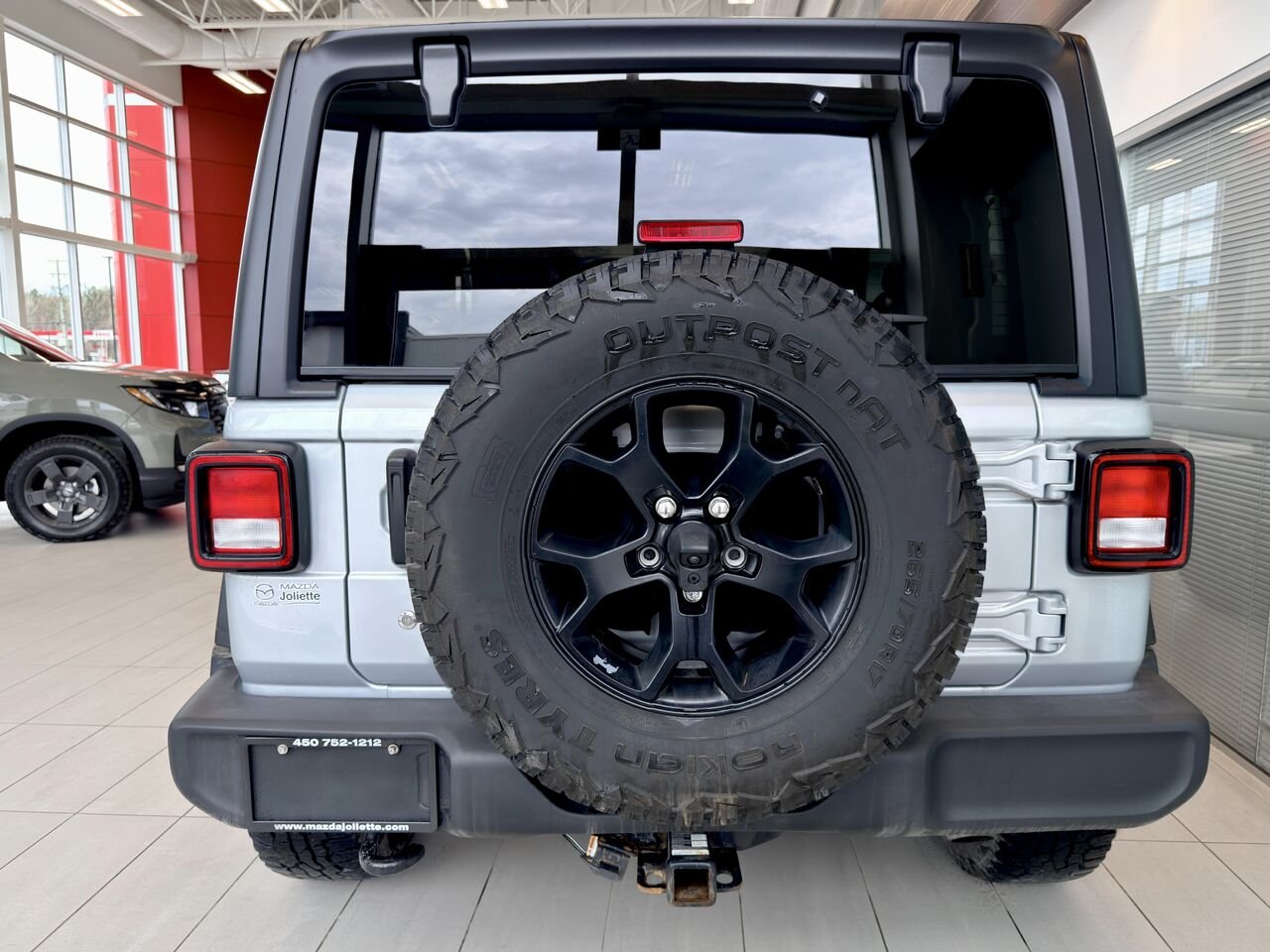 2022 Jeep Wrangler Silver Notre-Dame-des-Prairies - photo #8