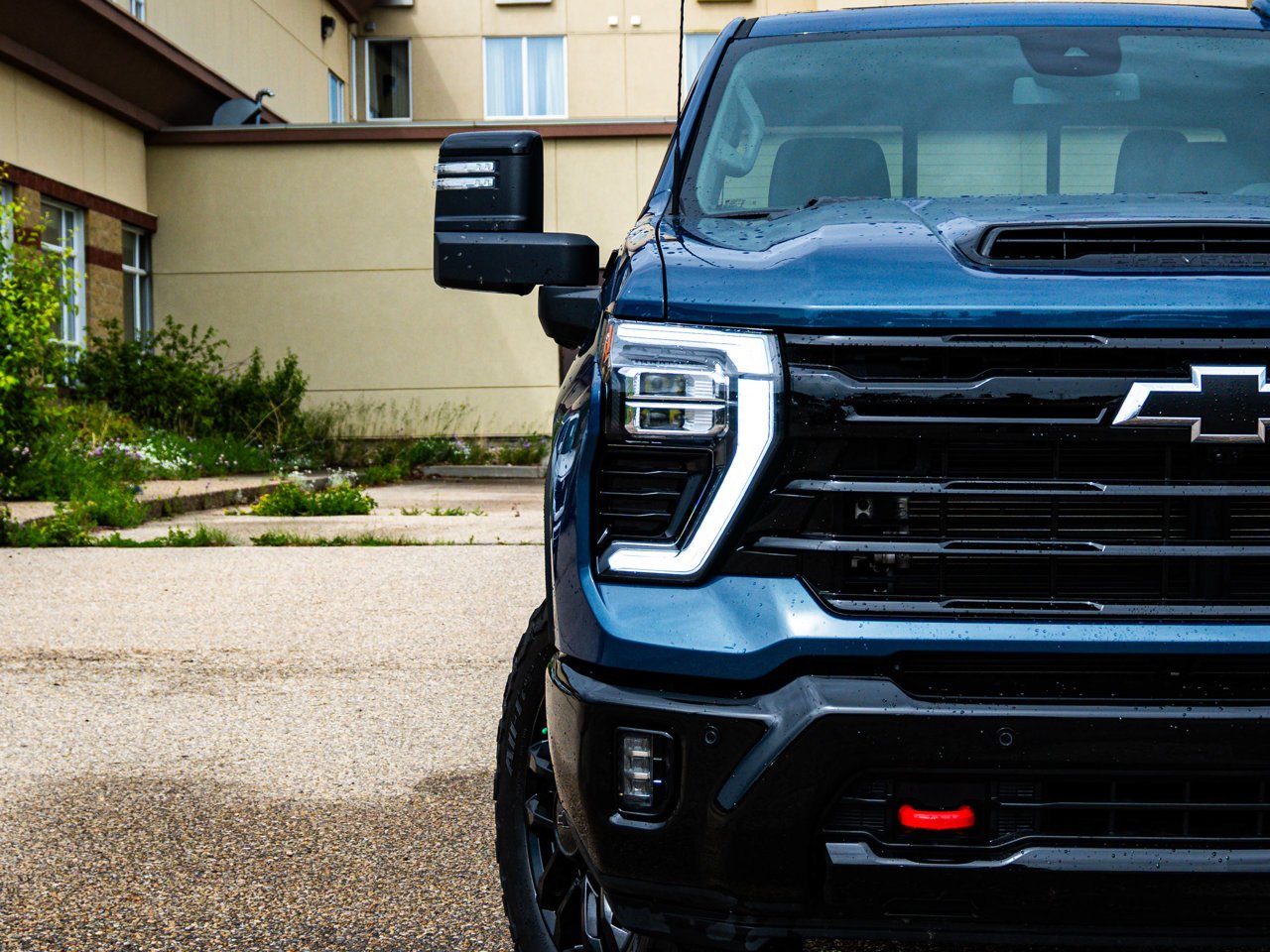 2026 Chevrolet Silverado 3500HD 4WD Crew Cab 159 LTZ Blue Sherwood Park - photo #5