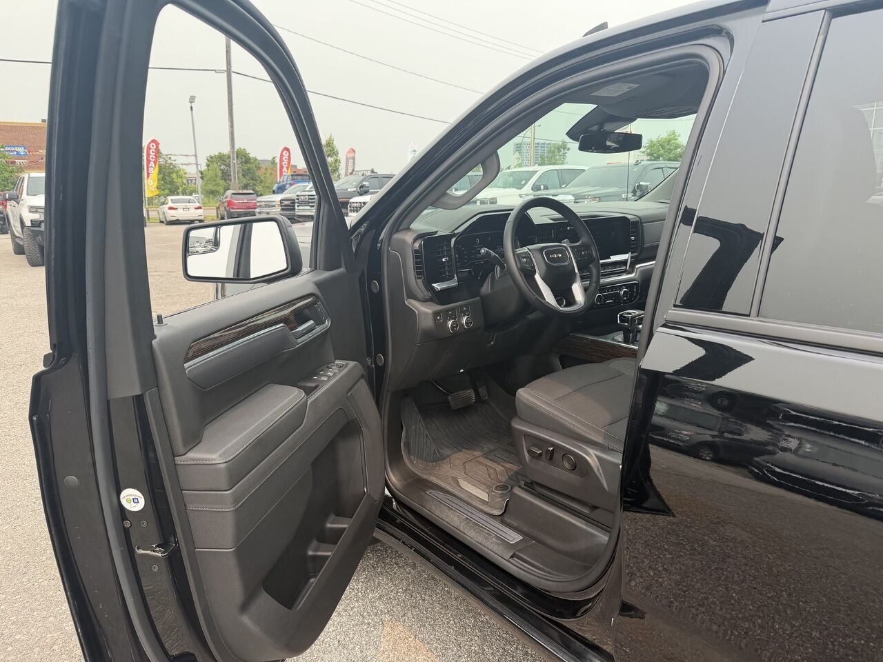 GMC SIERRA K1500 ELEVATION Elevation cabine multiplace 4RM 157 po 2025 Noir Ottawa & Gatineau - photo #1