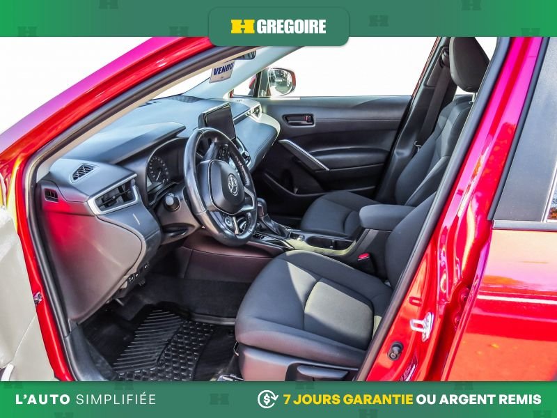 2024 Toyota Corolla Red Blainville - photo #11