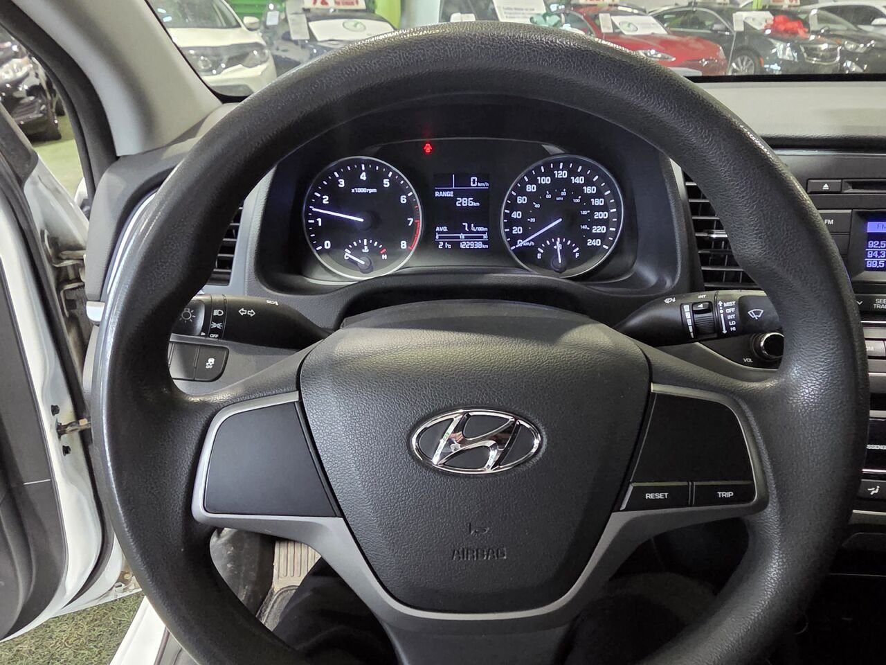 2017 Hyundai Elantra White  - photo #14