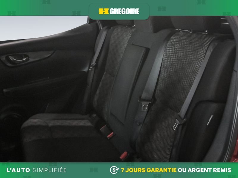 2021 Nissan Qashqai Red Laval - photo #22