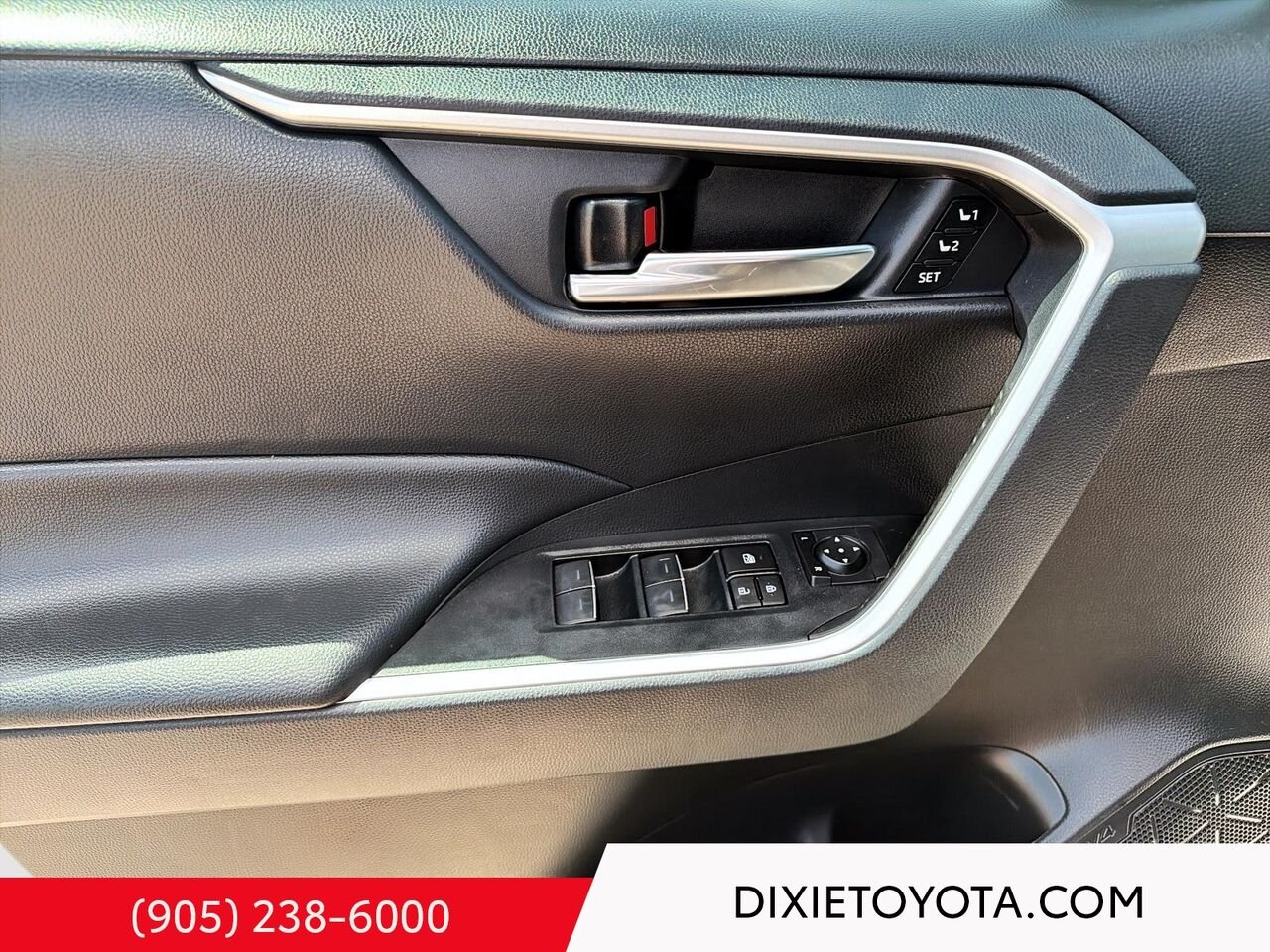 2024 Toyota RAV4 Hybrid XLE PREMIUM AWD / CLEAN CARFAX / HEATED SEATS / MOONROOF / ALLOY WHEELS / CARPLAY AND ANDROID AUTO Midnight Black Metallic Mississauga - photo #7