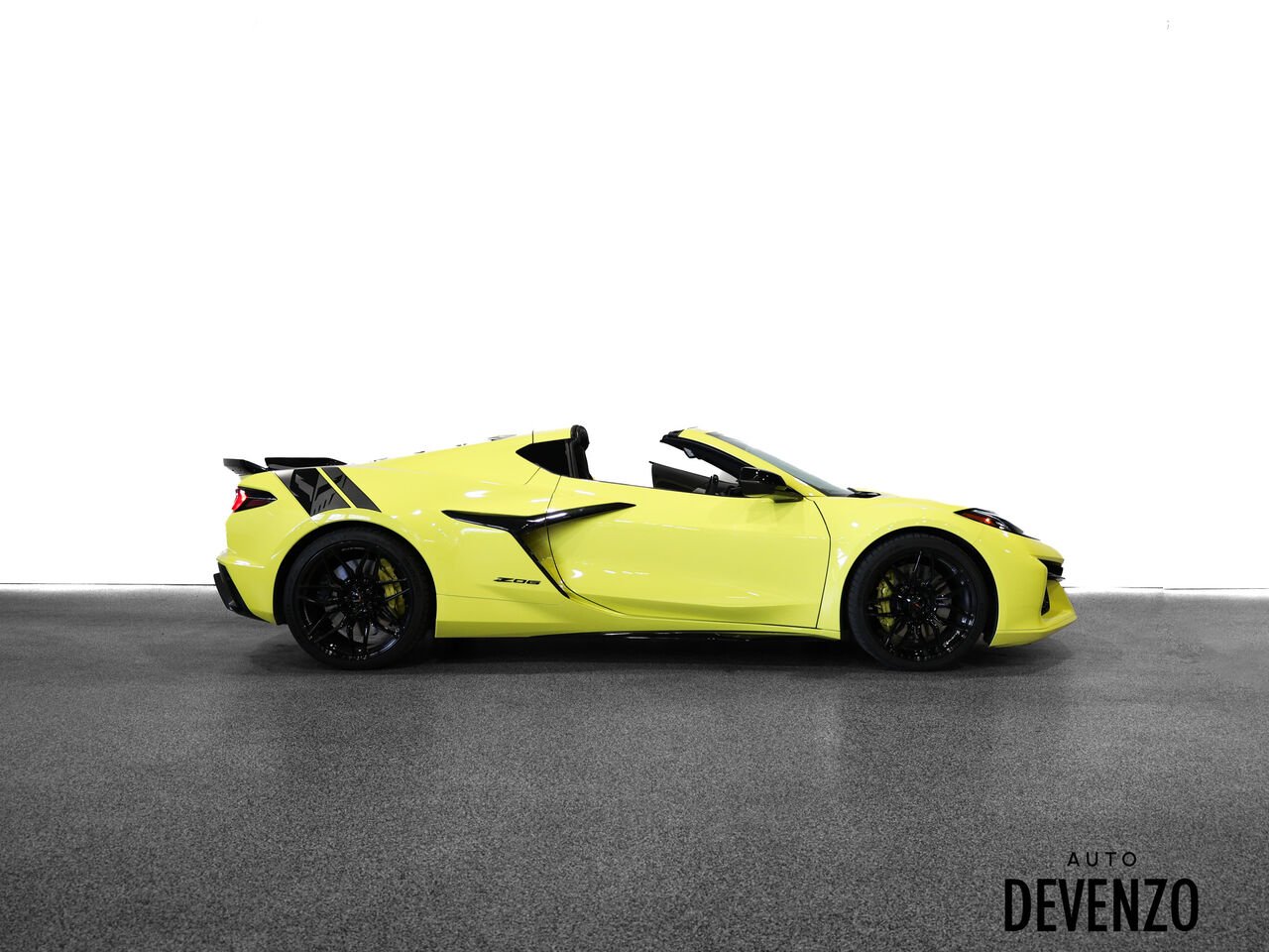 Chevrolet Corvette 2024 Jaune Saint-Eustache - photo #1