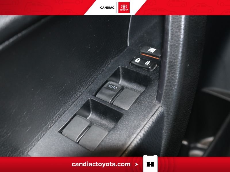 Toyota Corolla 2016 Bleu Laval - photo #23