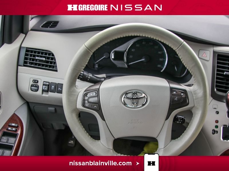 2013 Toyota Sienna Grey Saint-Eustache - photo #14