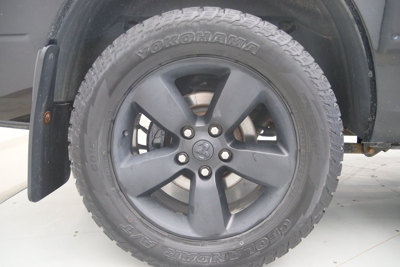 2019 Ram 1500 Classic VIN 3C6RR7KT2KG695861 Black Chicoutimi - photo #15