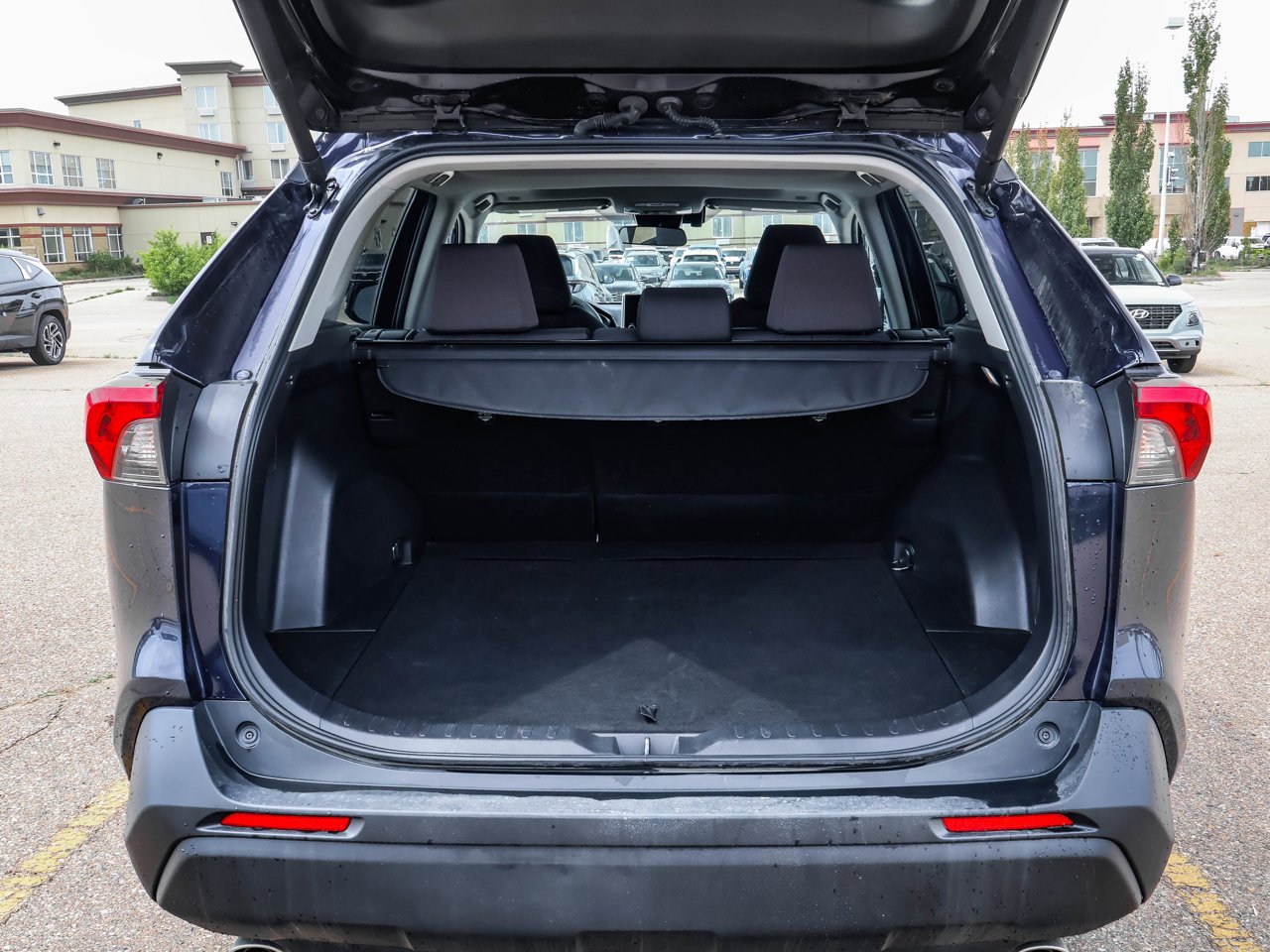 2024 Toyota RAV4 XLE AWD Blue Sherwood Park - photo #8