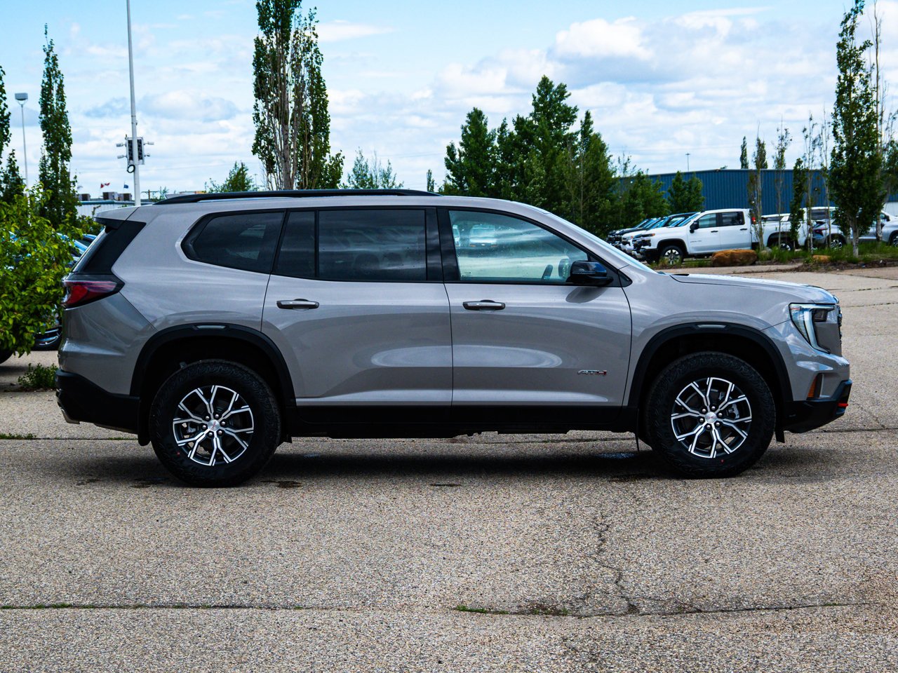 2026 GMC Acadia AWD 4dr AT4 Grey Sherwood Park - photo #13