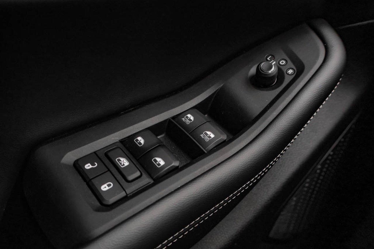 2025 Jeep Grand Cherokee Altitude 4x4 White Sherwood Park - photo #15
