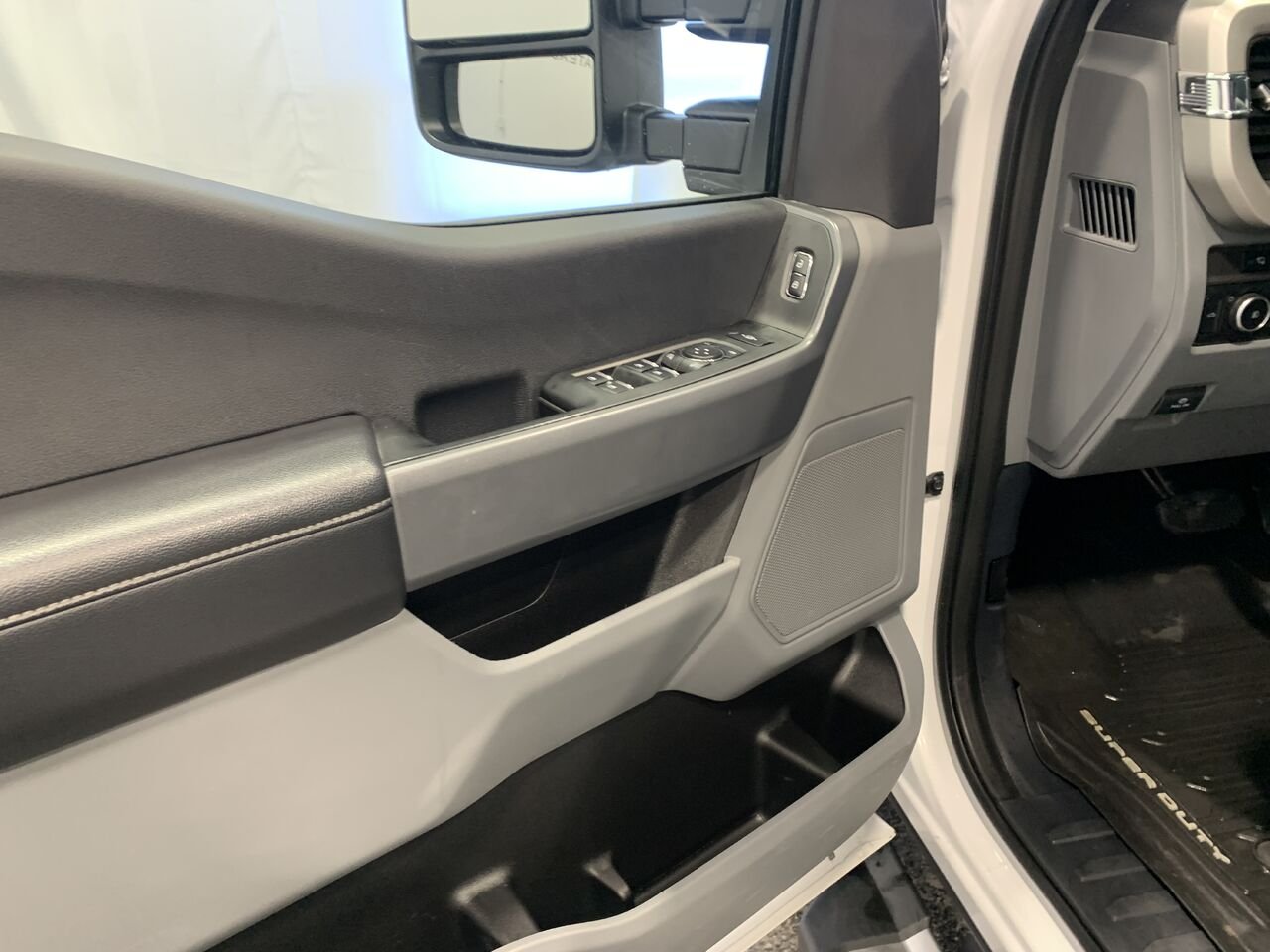 2024 Ford Super Duty F-250 SRW XLT White Châteauguay - photo #28