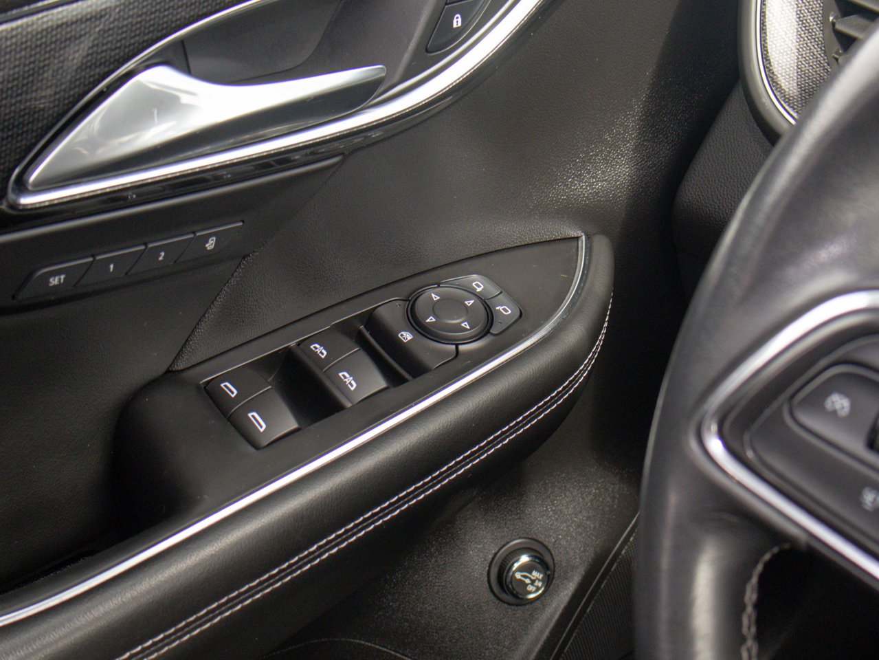 2022 Buick Envision AWD 4dr Essence White Sherwood Park - photo #19