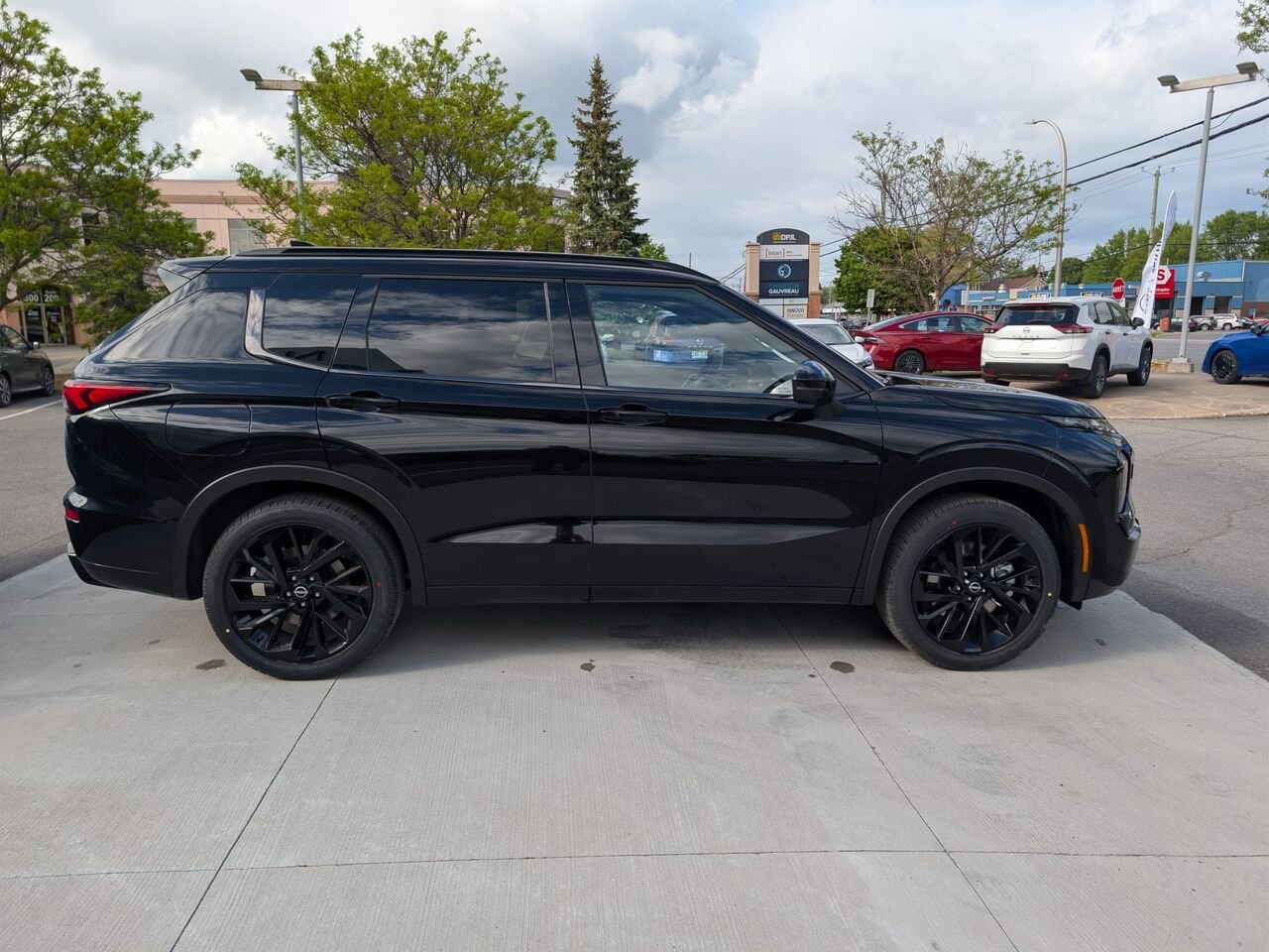 NISSAN Rogue hybride rechargeable ROGUE PHEV PLATINE 2026 Noir cosmique Châteauguay - photo #6