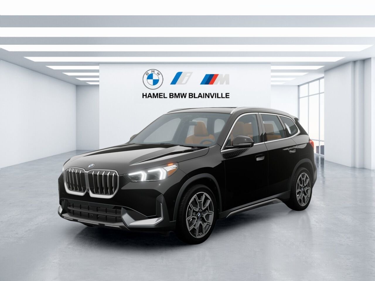 BMW X1 xDrive28i 2026 Noir saphir métallisé Blainville - photo #0