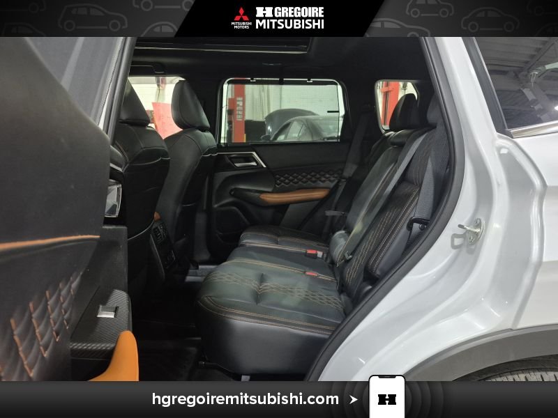 2023 Mitsubishi Outlander Plug-In Hybrid White Blainville - photo #29