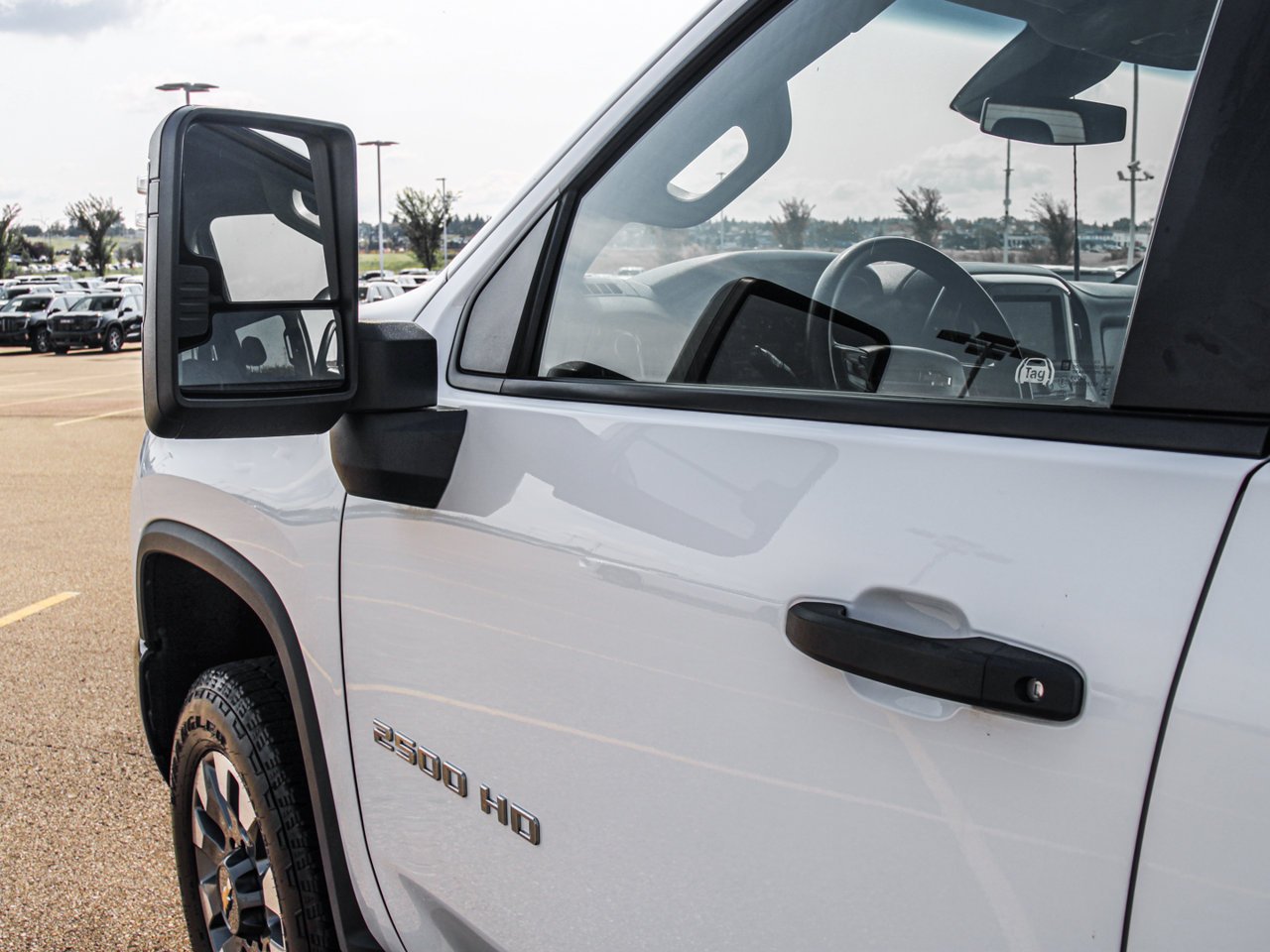 2024 Chevrolet Silverado 2500HD 4WD Crew Cab 159 Custom White Sherwood Park - photo #12