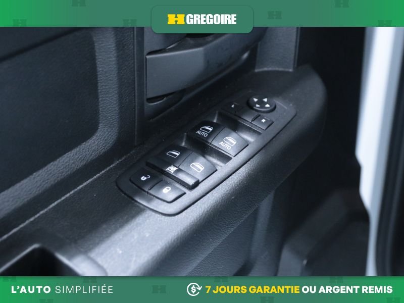 2023 Ram 1500 White Saint-Eustache - photo #13