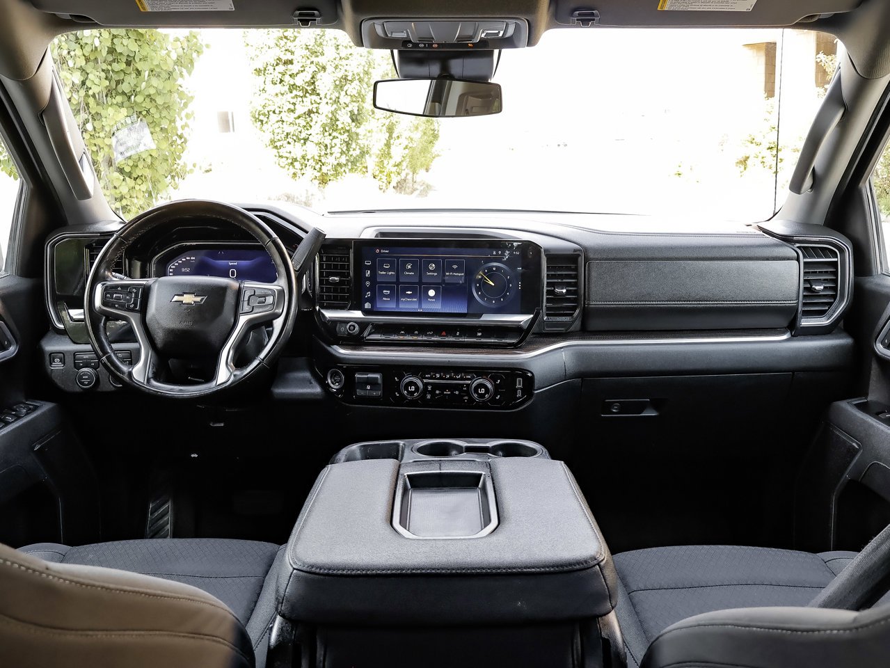 2025 Chevrolet Silverado 1500 4WD Crew Cab 147 LT White Sherwood Park - photo #27