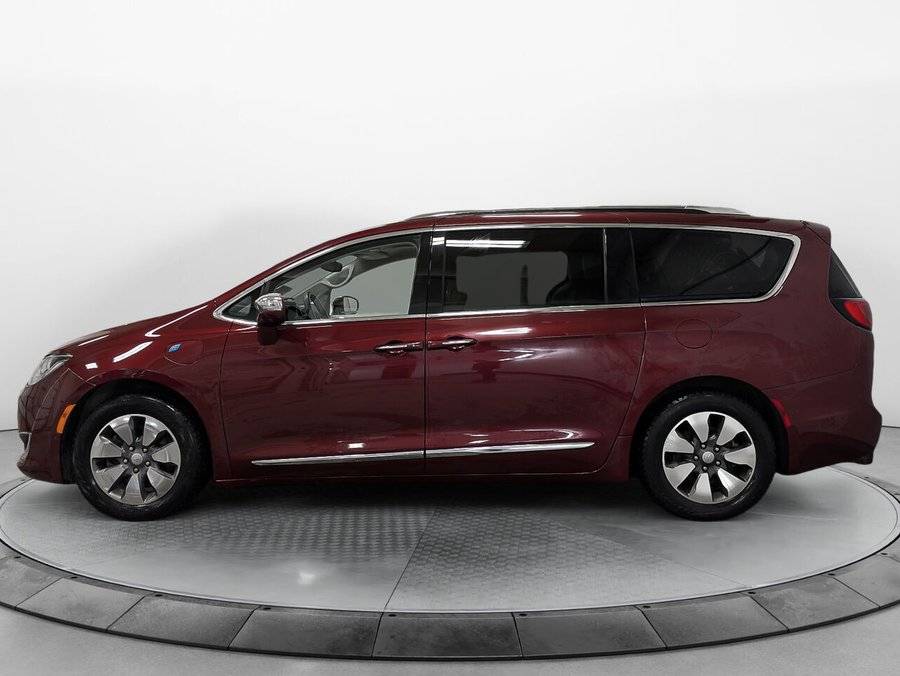 2017 Chrysler Pacifica Hybrid 2017 Red