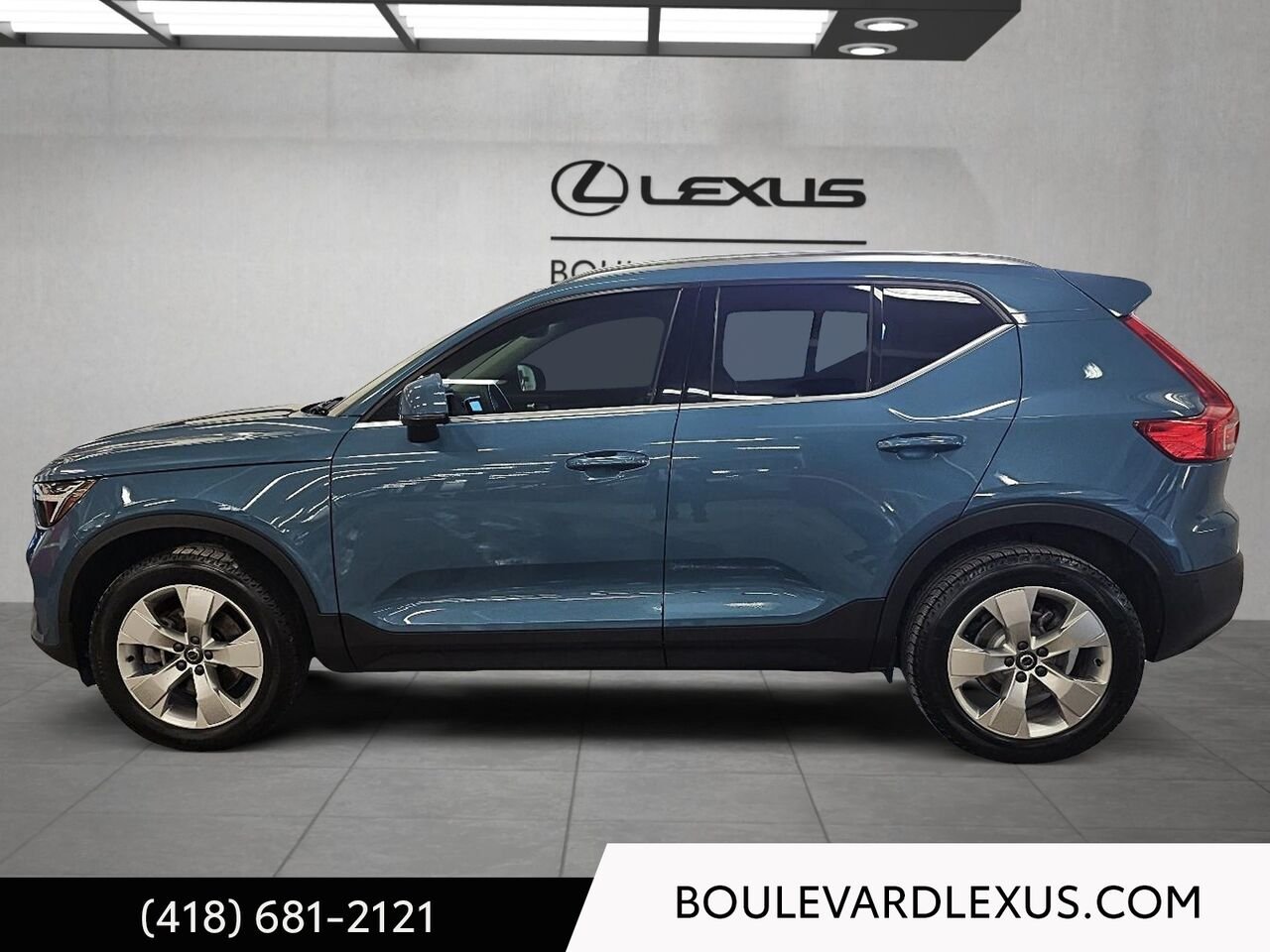 2024 Volvo XC40 Blue Quebec - photo #5