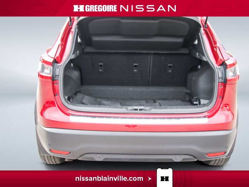2022 Nissan Qashqai Red Laval - photo #26