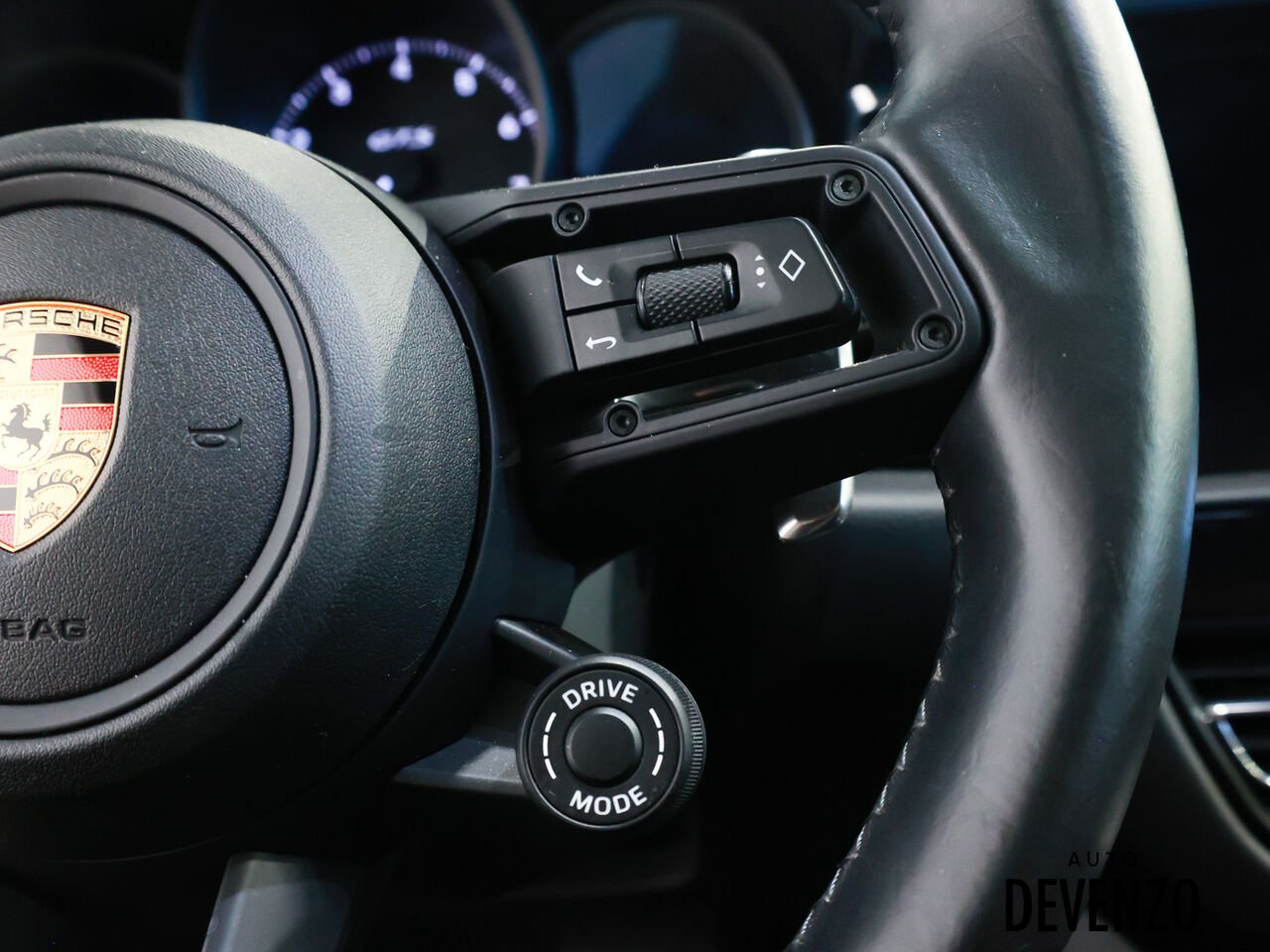 2023 Porsche Macan Black Saint-Eustache - photo #16