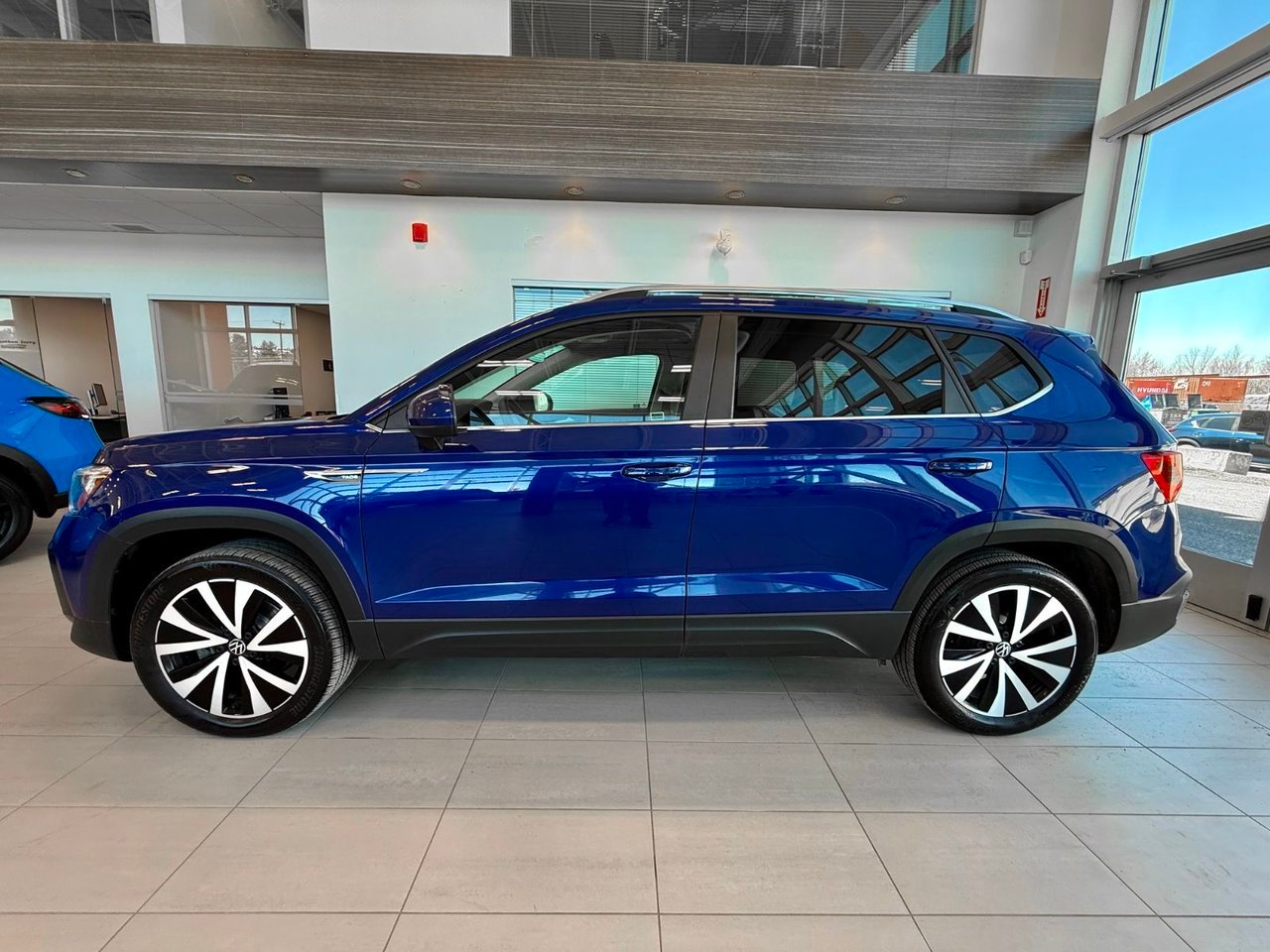 Volkswagen Taos 2023 Bleu Notre-Dame-des-Prairies - photo #8