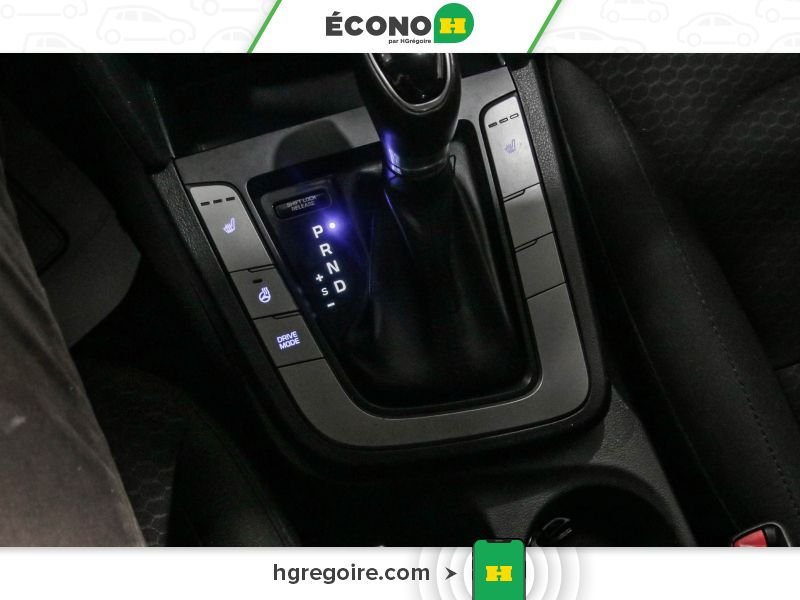 2020 Hyundai Elantra Red Saint-Eustache - photo #13