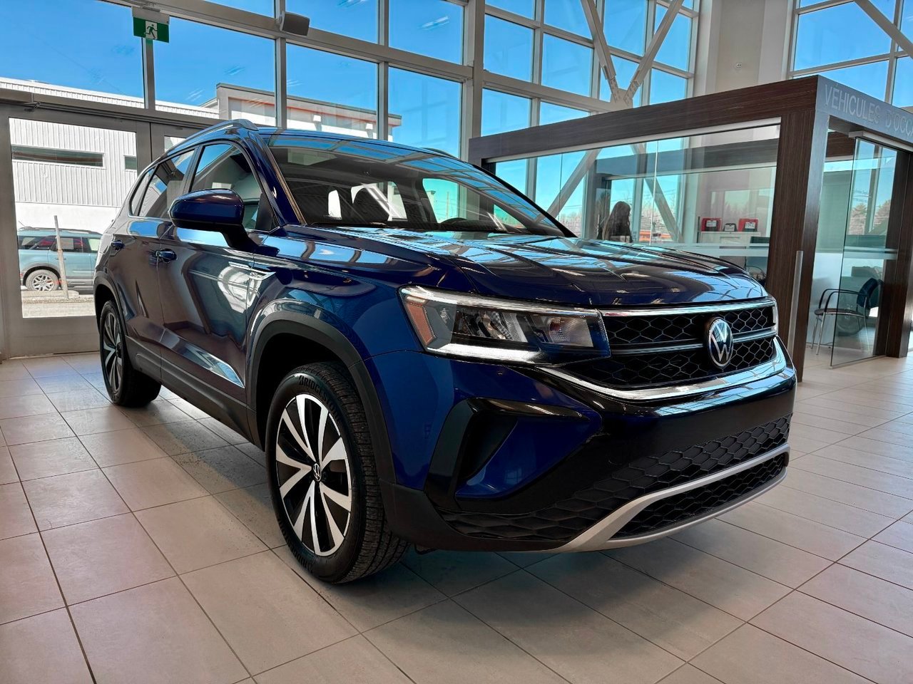 Volkswagen Taos 2023 Bleu Notre-Dame-des-Prairies - photo #6