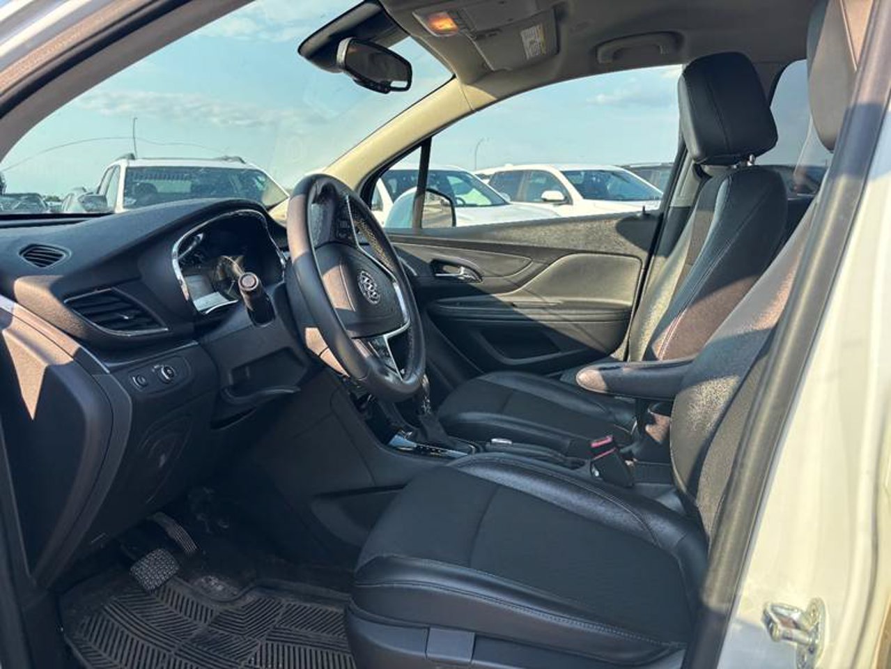 2020 Buick Encore AWD 4dr Preferred White Sherwood Park - photo #5