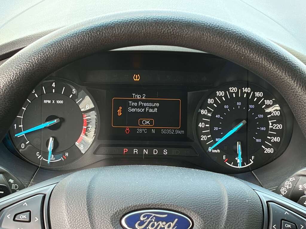 Ford Edge 4dr SE AWD 2015 Gris Gatineau - photo #13