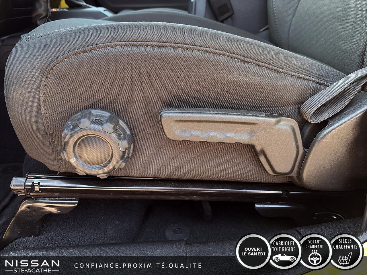 2023 Jeep Wrangler Sahara 4 portes 4x4 Yellow Saint-Jérôme - photo #15