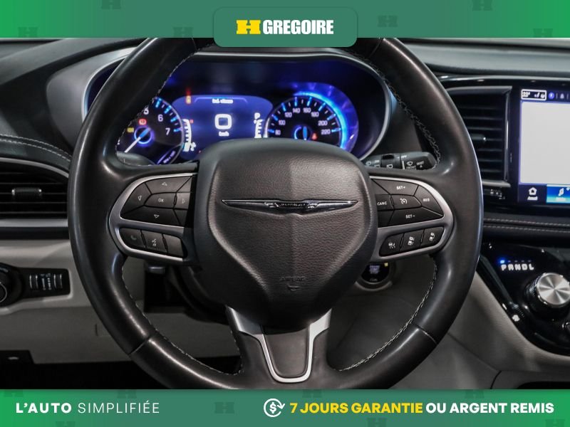 2023 Chrysler Pacifica Grey Laval - photo #22