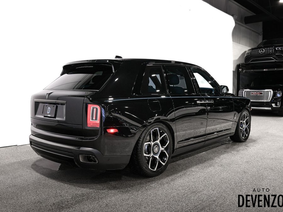 Rolls-Royce Cullinan Black Badge 2023 2023 Bleu