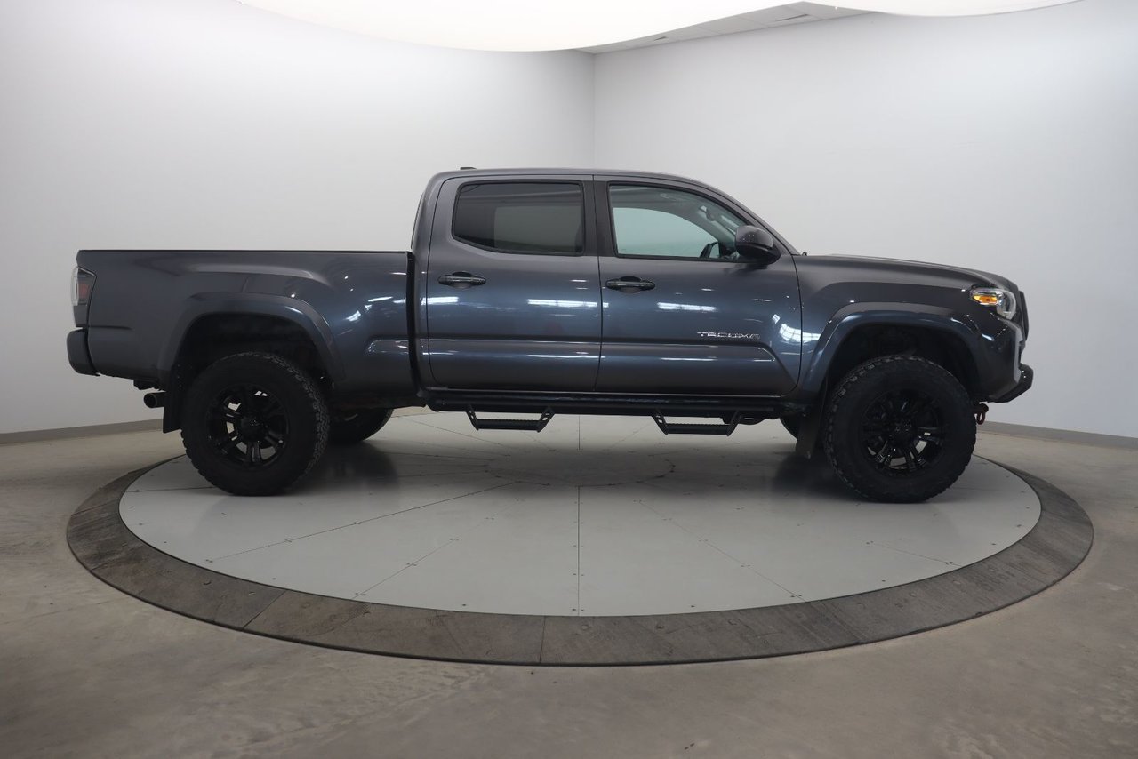 2020 Toyota Tacoma VIN 5TFDZ5BN4LX050456 Grey Baie-Comeau - photo #2