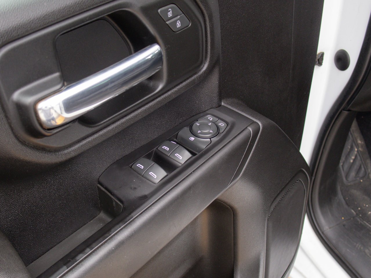 2022 GMC Sierra 2500HD 4WD Crew Cab 159 Pro White Sherwood Park - photo #19