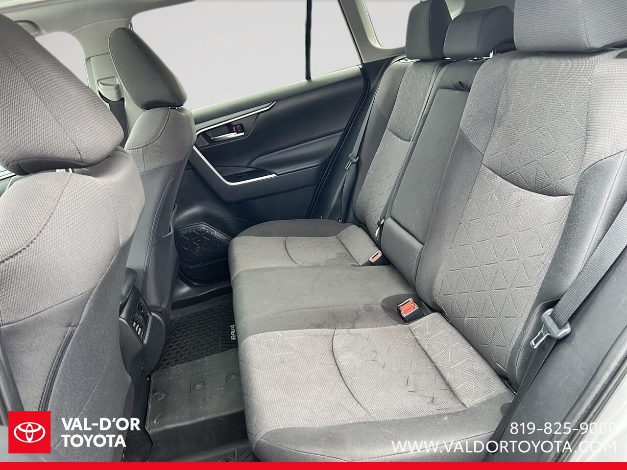 2019 Toyota RAV4 XLE hybride Silver Val-d'Or - photo #8