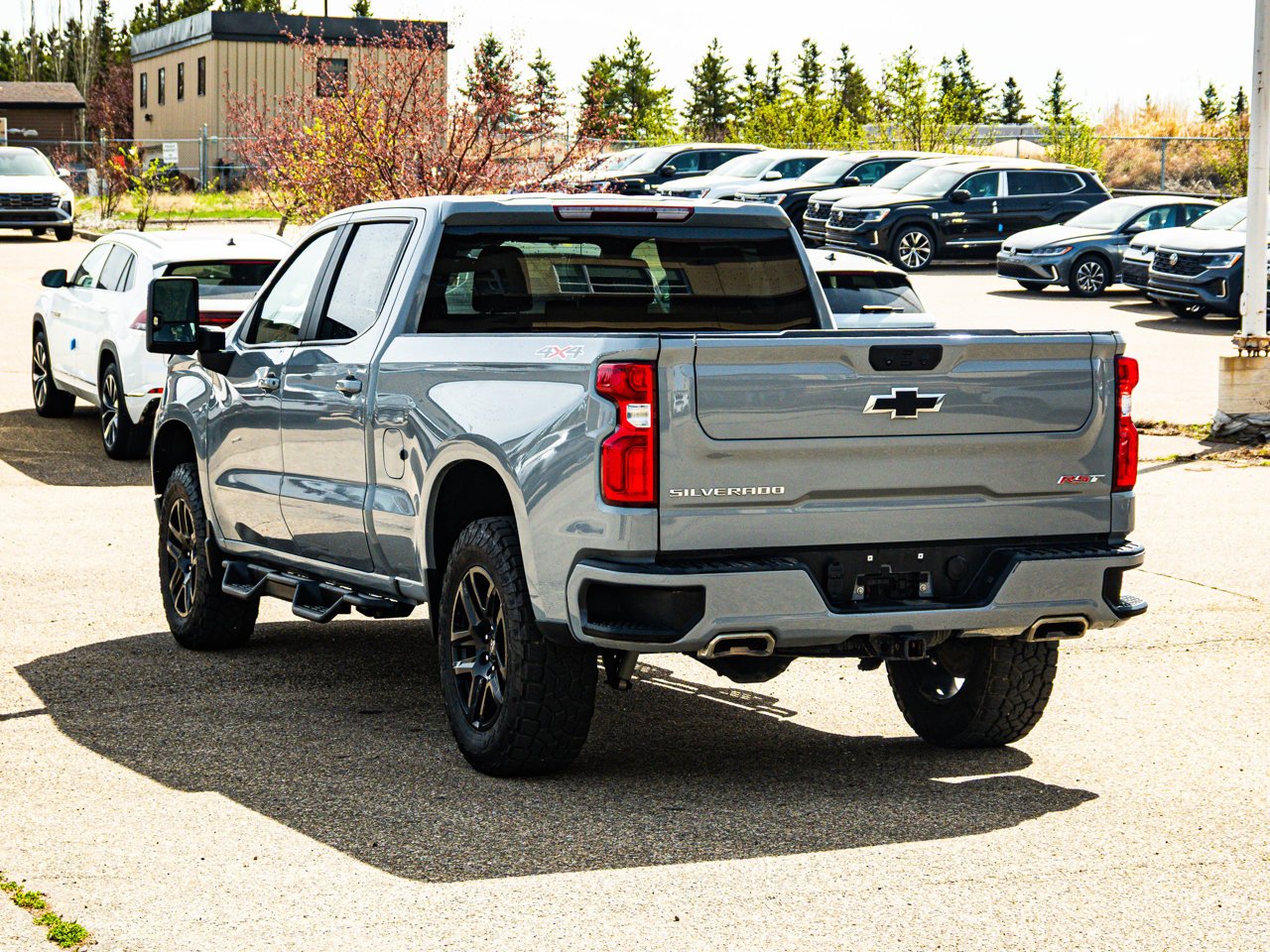 2024 Chevrolet Silverado 1500 4WD Crew Cab 147 RST Grey Sherwood Park - photo #10