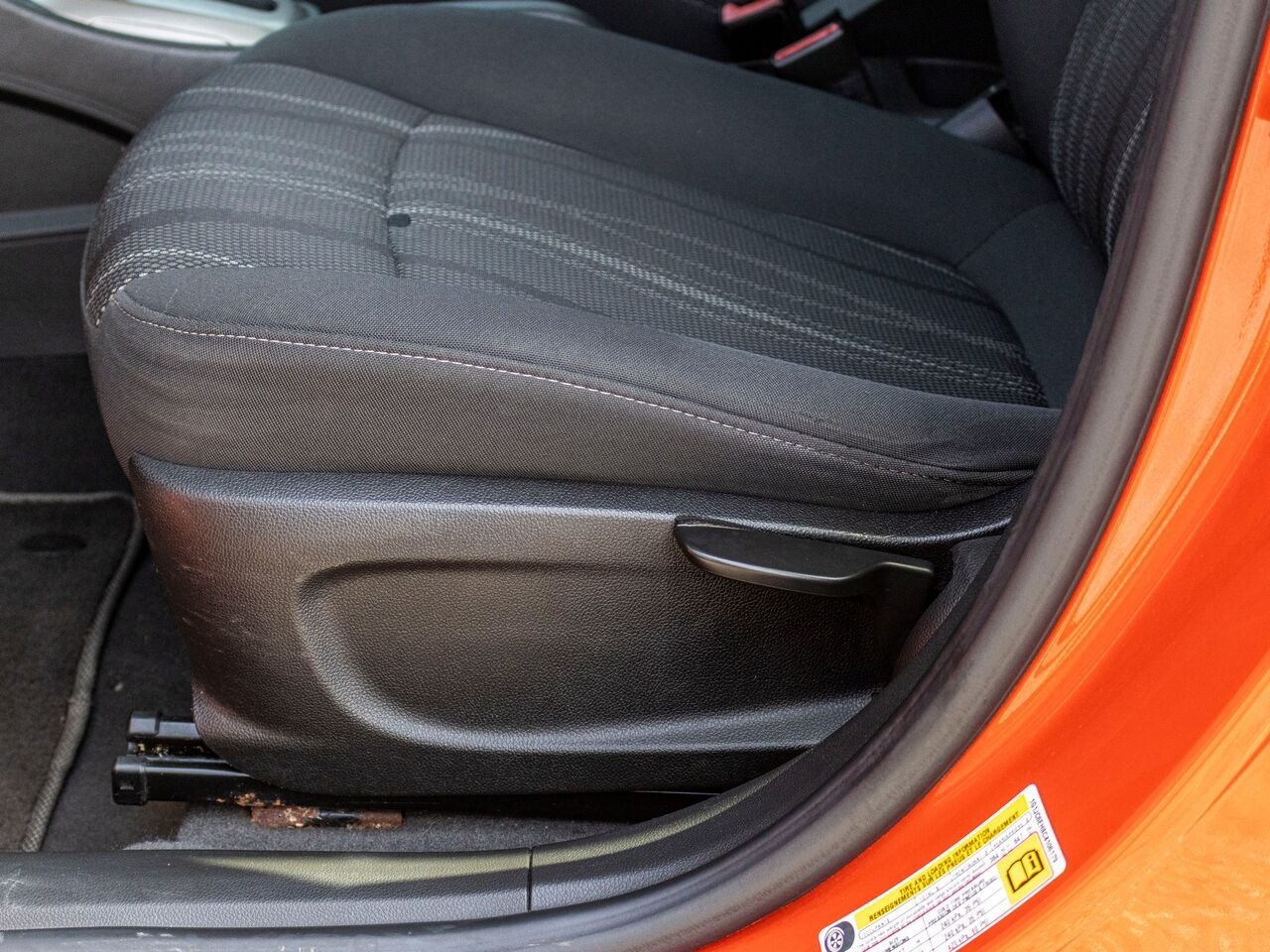 2012 Chevrolet Sonic Hayon 5 portes LT Orange Châteauguay - photo #24