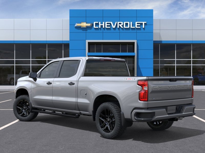 CHEVROLET Silverado 1500 K1500 SILVERADO CREW CAB CUSTOM STD/BOX (1CX) 2026 GRIS STERLING METALLISE Rivière-du-Loup - photo #2