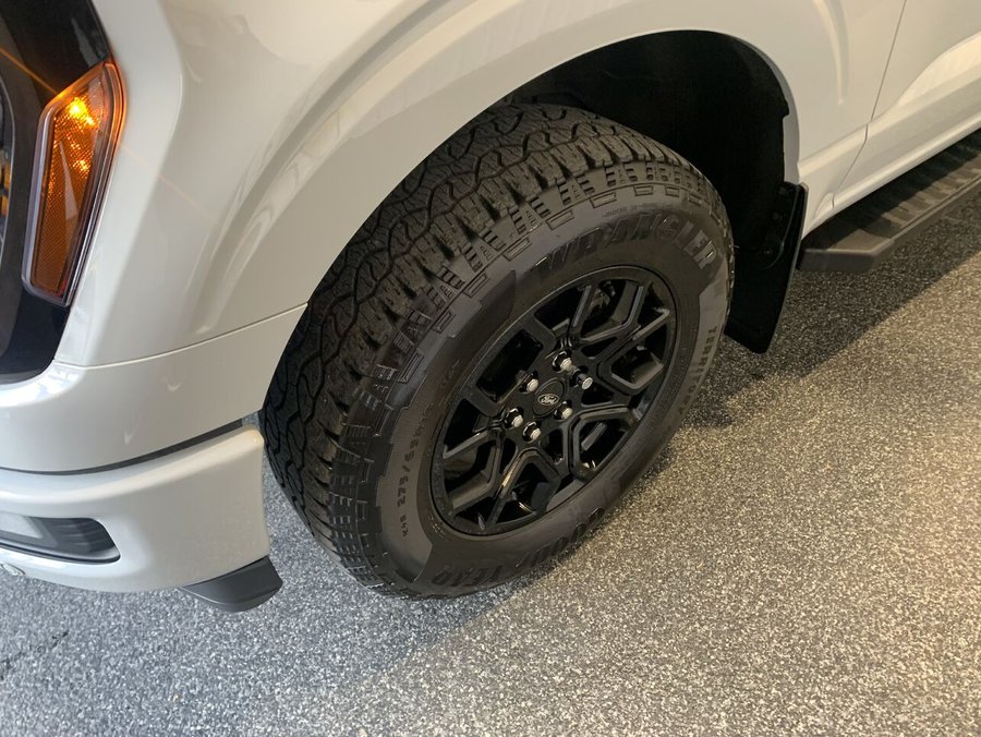 2024 Ford F-150 F150 XLT CREW CAB SHORT BOX Grey