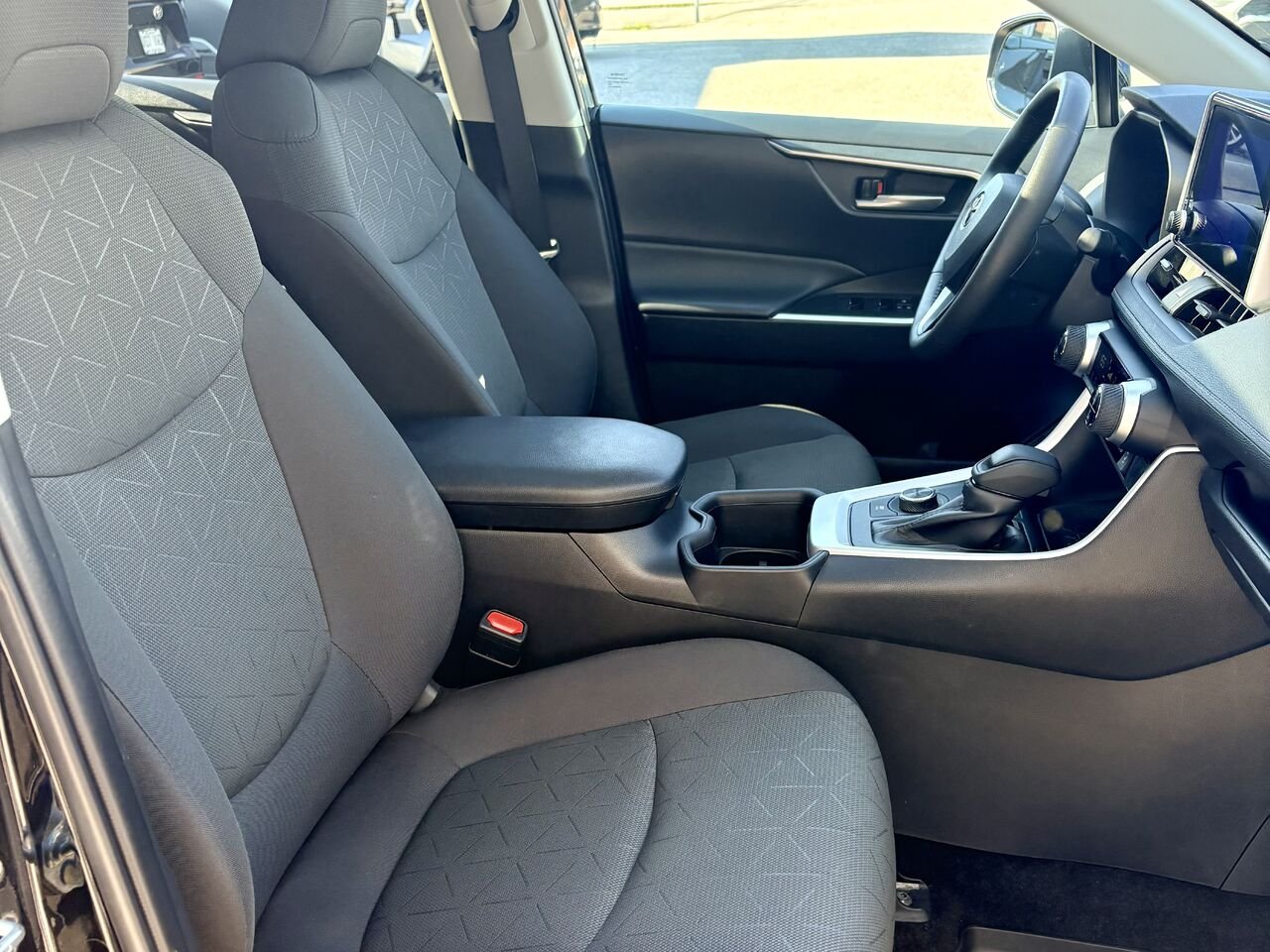 2024 Toyota RAV4 Black Mont-Laurier - photo #17